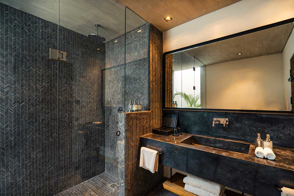 deluxe-room-balcony2