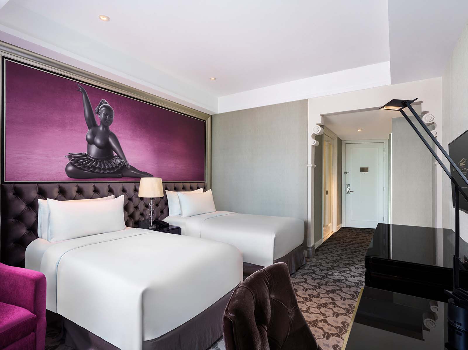 Hotel-Ciputra-World-Surabaya-Superior-Deluxe-Room-Twin-2